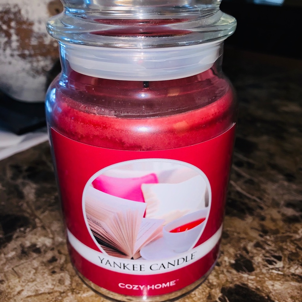 Sold!!! Yankee candle